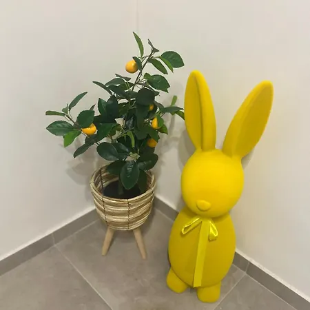 Apartment Tea's 2 Warna